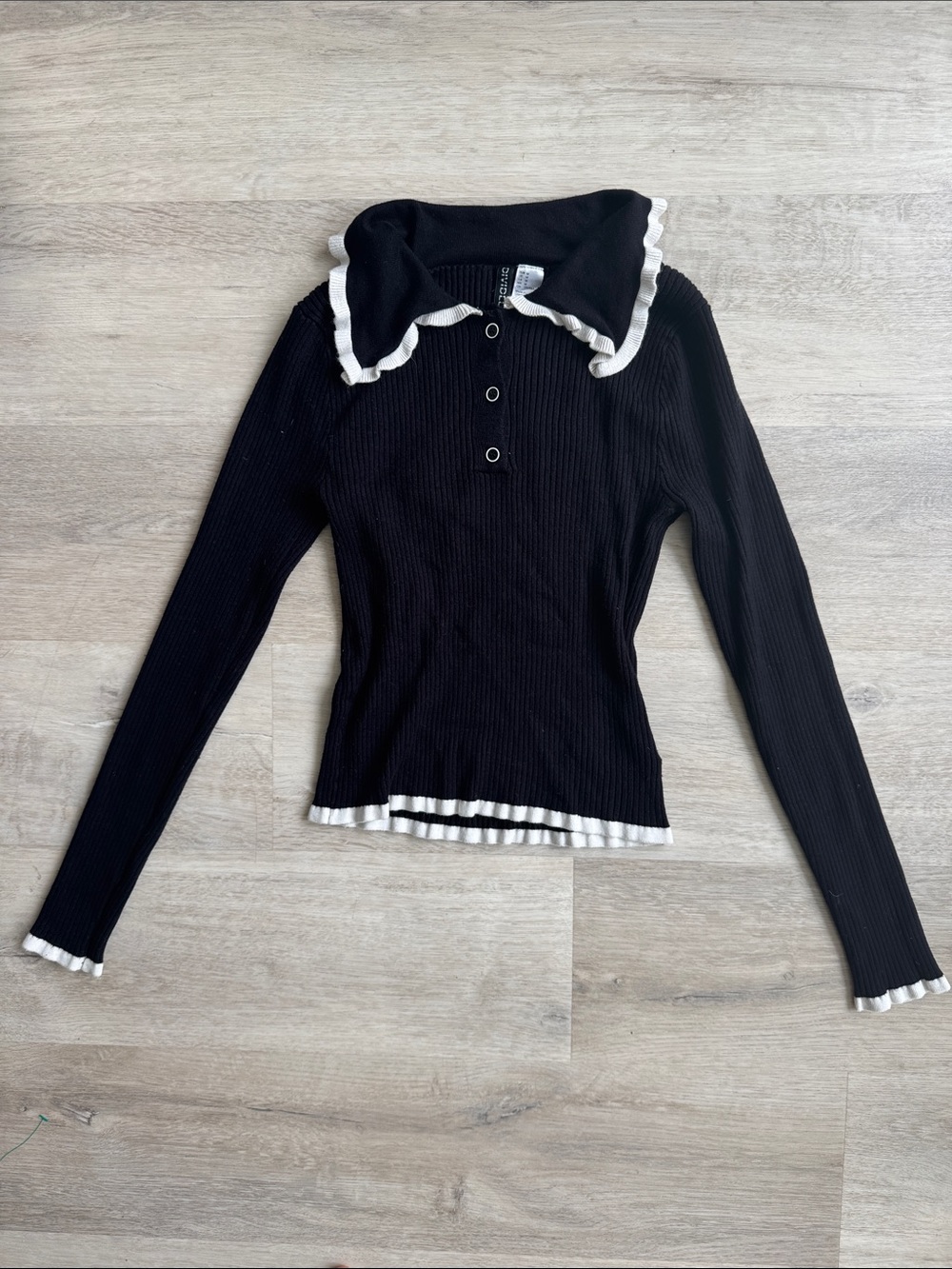 Black Ribbed Long-Sleeve Top with Contrast White Trim